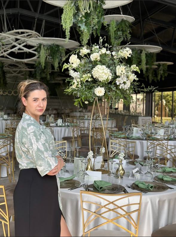 https://artistryeventsconcept.ro/wp-content/uploads/2024/12/consultanta-design-styling.png