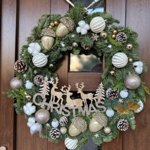 https://artistryeventsconcept.ro/wp-content/uploads/2024/12/coronita2christmas-scaled-300x300.jpg